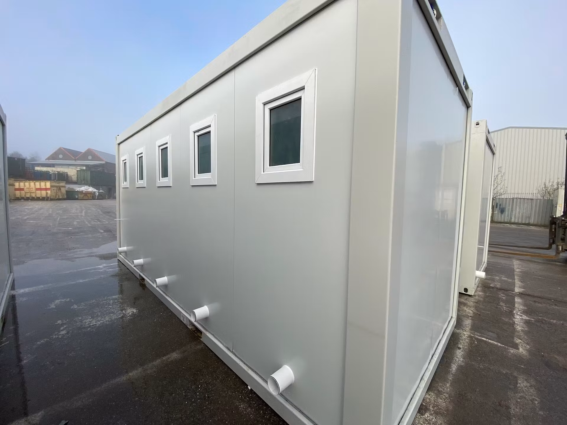 20×8 unisex portable toilet block – 5 separate areas thumbnail 4