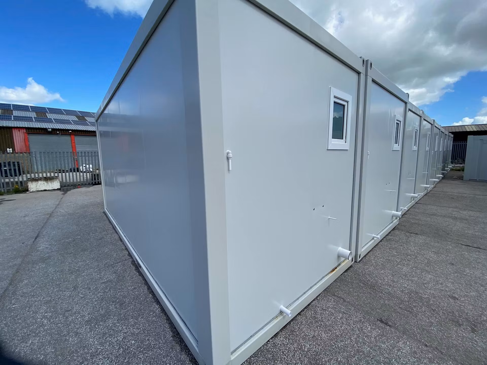 20′ x 8′ portable sleeper unit thumbnail 4
