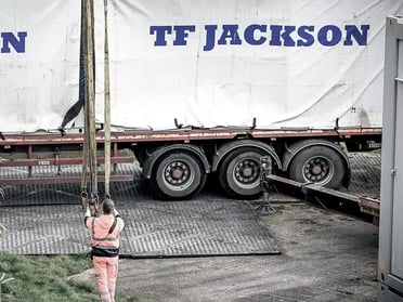 tf-jackson-construction-worker-helping-to-deliver-large-modular-buildings-to-site-1