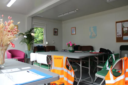 tf-jackson-portable-and-modular-office-modular-staff-break-room-interior-with-tables-and-chairs
