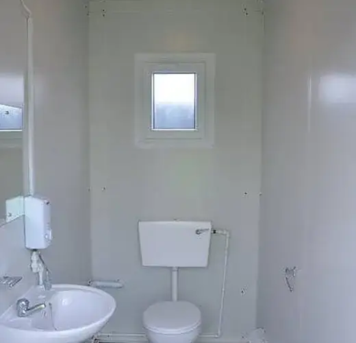 20×8 building with three toilets and two showers – ideal for camp site thumbnail 2
