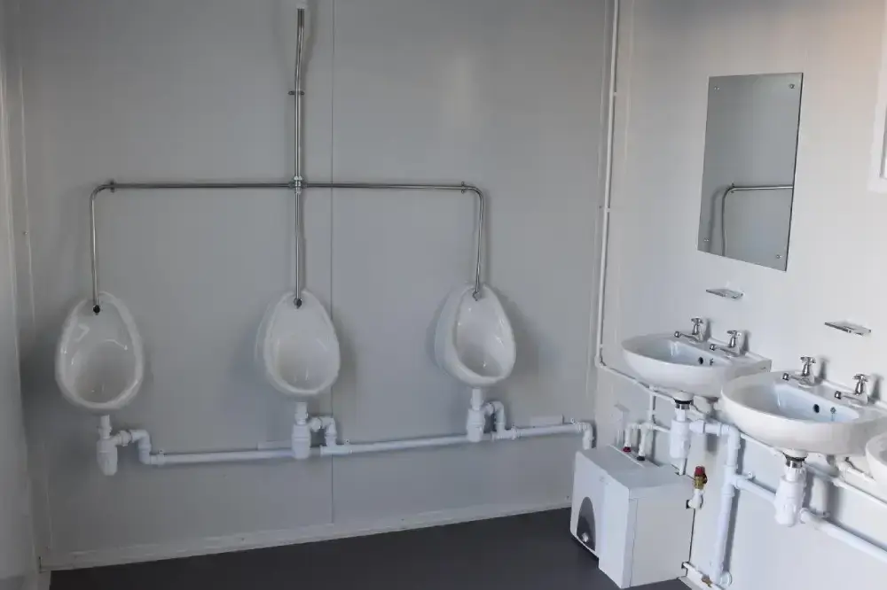 20×8 new toilet & shower unit – 3 gents & 1 ladies with shower thumbnail 2