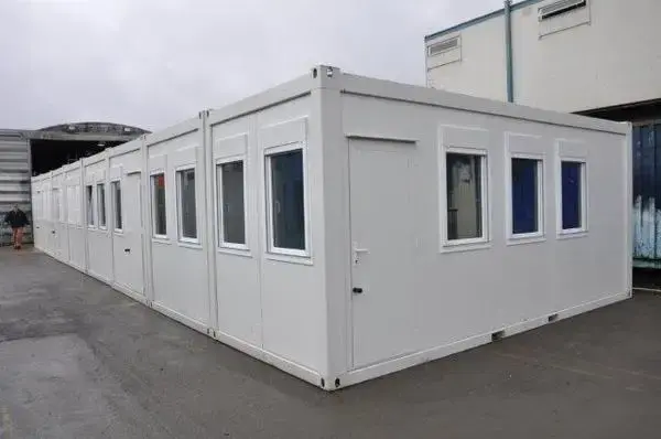 Portable eight bay open plan modular building